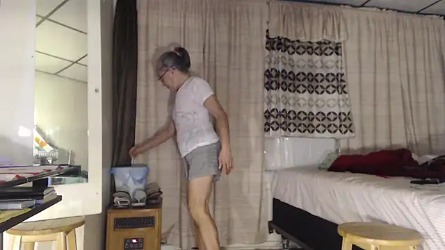 Snapshot of ANALTRAINING4U2 chatting on 10-23-25, 02:33 ANALTRAINING4U2 online show from 10-23-25, 02:33