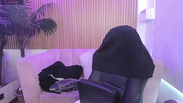 Snapshot of Jenny_Wolridge_ chatting on 10-30-25, 07:47 Jenny Wolridge online show from 10-30-25, 07:47