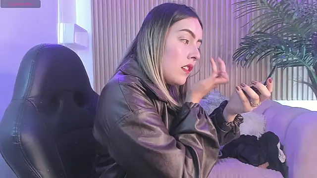 Snapshot of Jenny_Wolridge_ chatting on 11-12-25, 07:13 Jenny Wolridge online show from 11-12-25, 07:13