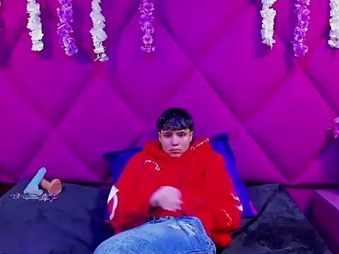 Snapshot of Bruno_Cruzz chatting on 09-19-25, 02:46 Bruno Cruzz online show from 09-19-25, 02:46