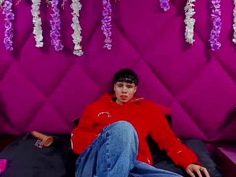 Snapshot of Bruno_Cruzz chatting on 09-27-25, 02:27 Bruno Cruzz online show from 09-27-25, 02:27