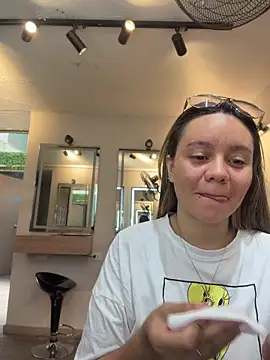 Sky Junne online show from 04-20-26, 04:54