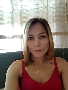 Snapshot of VeroLoverx chatting on 09-13-25, 08:47 VeroLoverx online show from 09-13-25, 08:47