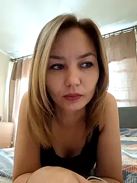 Snapshot of VeroLoverx chatting on 09-27-25, 08:30 VeroLoverx online show from 09-27-25, 08:30