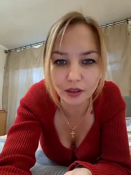 Snapshot of VeroLoverx chatting on 10-13-25, 02:17 VeroLoverx online show from 10-13-25, 02:17