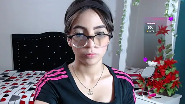 Snapshot of Coraline_Playful chatting on 09-19-25, 07:14 Coraline Playful online show from 09-19-25, 07:14