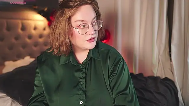 Snapshot of Alissa_S chatting on 02-16-25, 05:04 Alissa S online show from 02-16-25, 05:04