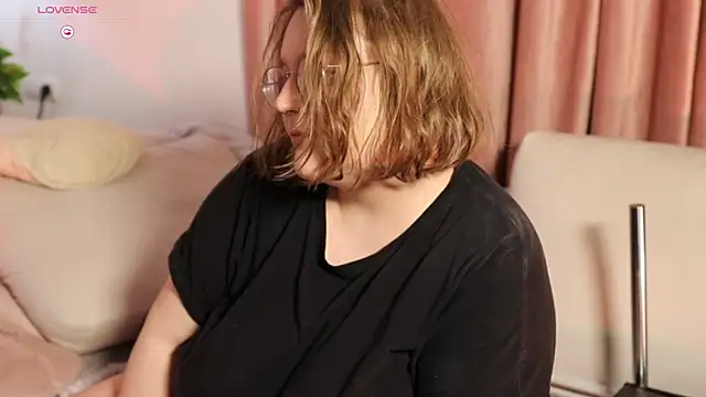 Snapshot of Alissa_S chatting on 03-05-25, 12:55 Alissa S online show from 03-05-25, 12:55