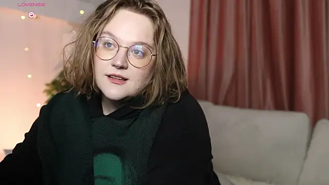 Snapshot of Alissa_S chatting on 03-18-25, 02:26 Alissa S online show from 03-18-25, 02:26