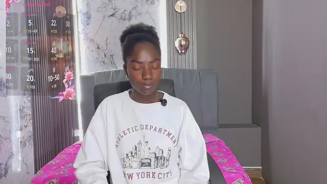 Snapshot of katia_green1 chatting on 02-11-26, 03:39 katia green1 online show from 02-11-26, 03:39