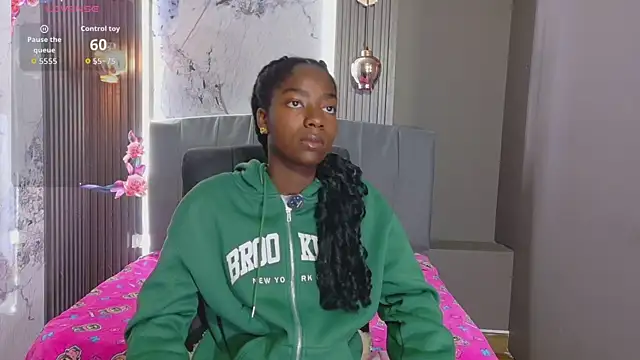 Snapshot of katia_green1 chatting on 02-15-26, 12:36 katia green1 online show from 02-15-26, 12:36