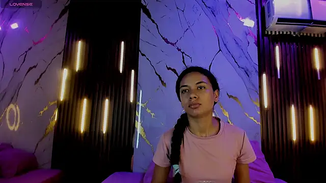 VictoriaDuart online show from 09-26-25, 08:24