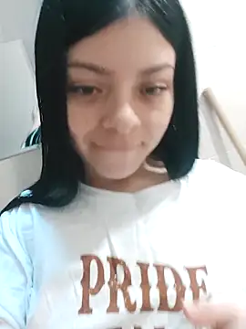 LunaJacobs online show from 10-08-25, 07:33