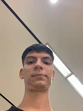 Snapshot of Luck__090 chatting on 09-22-25, 01:40 Luck 090 online show from 09-22-25, 01:40