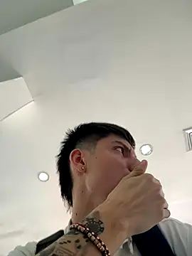 Snapshot of Luck__090 chatting on 09-24-25, 04:10 Luck 090 online show from 09-24-25, 04:10