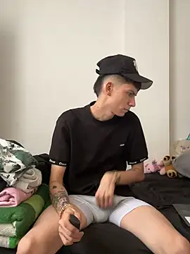 Snapshot of Luck__090 chatting on 10-03-25, 01:30 Luck 090 online show from 10-03-25, 01:30