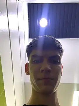 Snapshot of Luck__090 chatting on 10-05-25, 02:54 Luck 090 online show from 10-05-25, 02:54