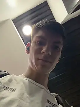 Snapshot of Luck__090 chatting on 10-06-25, 01:14 Luck 090 online show from 10-06-25, 01:14