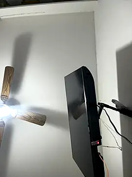 Snapshot of Luck__090 chatting on 10-08-25, 04:32 Luck 090 online show from 10-08-25, 04:32