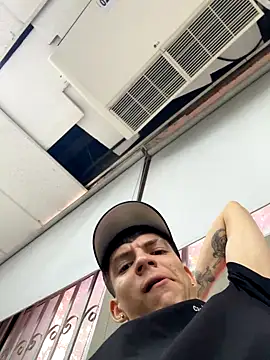 Snapshot of Luck__090 chatting on 10-09-25, 06:17 Luck 090 online show from 10-09-25, 06:17