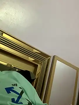 FlungBergenia online show from 10-21-25, 01:34