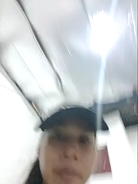 Snapshot of cutielhon chatting on 09-24-25, 05:33 cutielhon online show from 09-24-25, 05:33