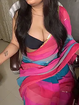 Snapshot of mansi201 chatting on 06-08-26, 04:40 mansi201 online show from 06-08-26, 04:40