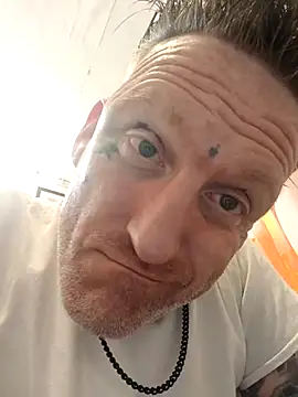 Snapshot of MRTATTWO chatting on 09-15-25, 09:48 MRTATTWO online show from 09-15-25, 09:48