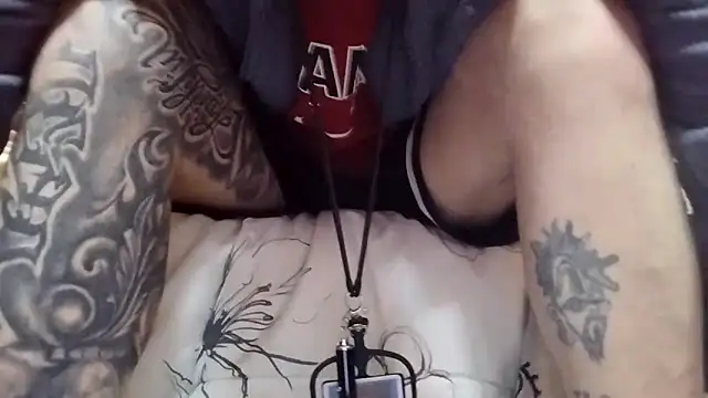 Snapshot of MRTATTWO chatting on 09-28-25, 12:16 MRTATTWO online show from 09-28-25, 12:16