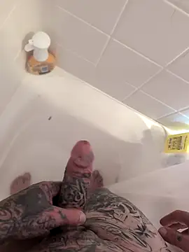 Snapshot of MRTATTWO chatting on 11-20-25, 04:29 MRTATTWO online show from 11-20-25, 04:29