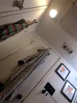 Snapshot of MRTATTWO chatting on 11-24-25, 09:53 MRTATTWO online show from 11-24-25, 09:53