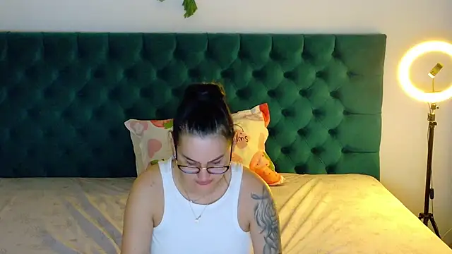 LexieRosse online show from 10-29-25, 03:58