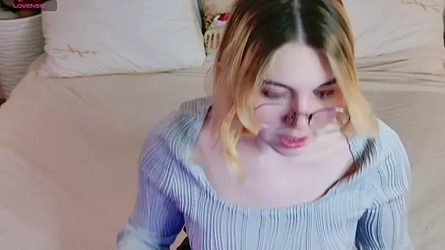 Evie Vall online show from 12-14-25, 05:18