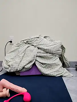 Lyly suri07 online show from 12-19-25, 04:36