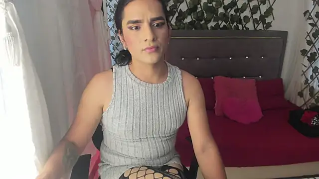 Snapshot of ivone_golosa chatting on 10-17-25, 03:25 ivone golosa online show from 10-17-25, 03:25