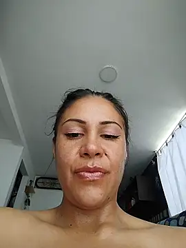 KittyHoleshot87 online show from 04-09-26, 06:57