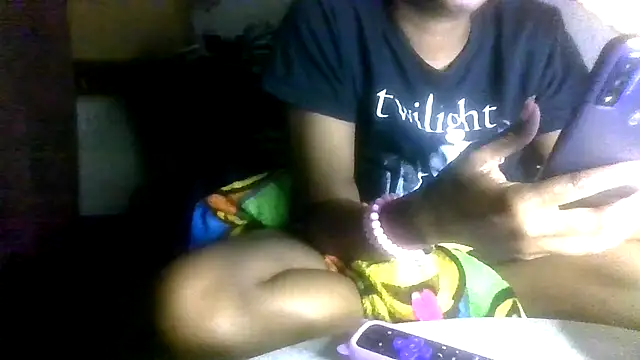 Snapshot of prettymaa chatting on 11-21-25, 03:38 prettymaa online show from 11-21-25, 03:38