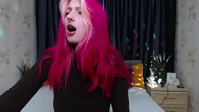 Snapshot of Nina_Blum_ chatting on 11-06-25, 06:14 Nina Blum online show from 11-06-25, 06:14