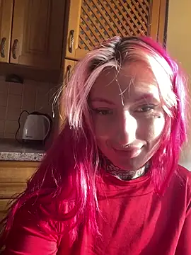 Snapshot of Nina_Blum_ chatting on 11-18-25, 06:29 Nina Blum online show from 11-18-25, 06:29