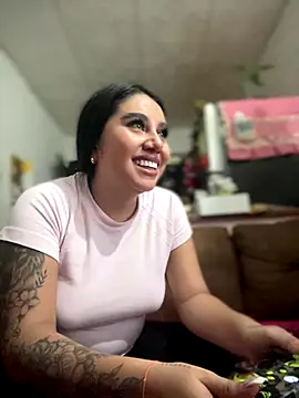 Sophie Dreamss online show from 11-25-25, 12:10