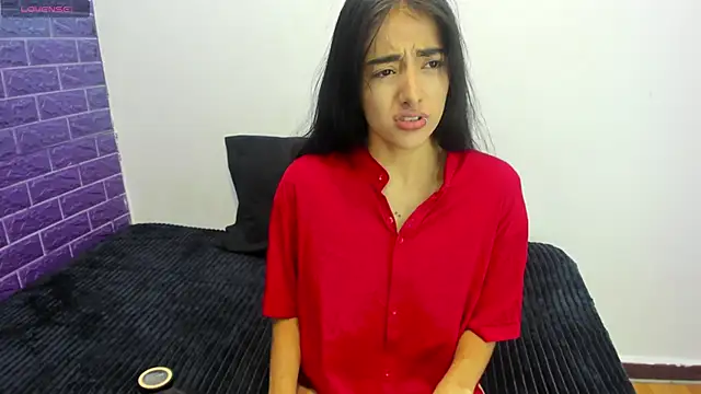 Snapshot of Cora_222 chatting on 09-18-25, 11:12 Cora 222 online show from 09-18-25, 11:12