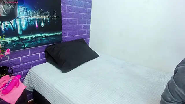 Snapshot of Cora_222 chatting on 09-20-25, 11:11 Cora 222 online show from 09-20-25, 11:11