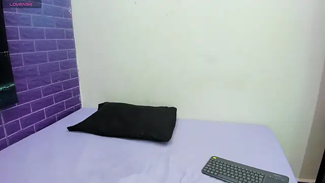 Snapshot of Cora_222 chatting on 09-21-25, 11:23 Cora 222 online show from 09-21-25, 11:23