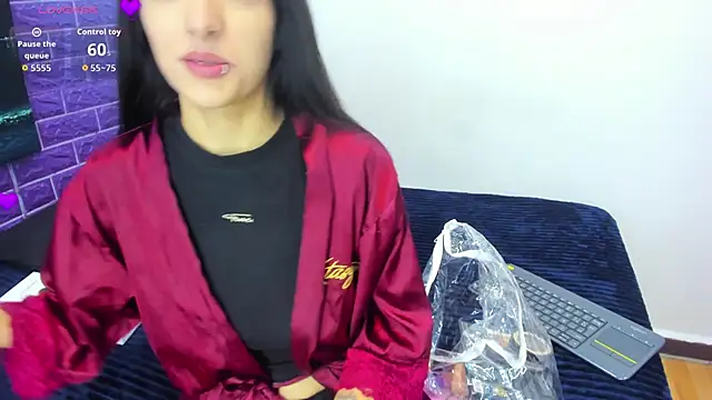 Snapshot of Cora_222 chatting on 10-03-25, 10:56 Cora 222 online show from 10-03-25, 10:56