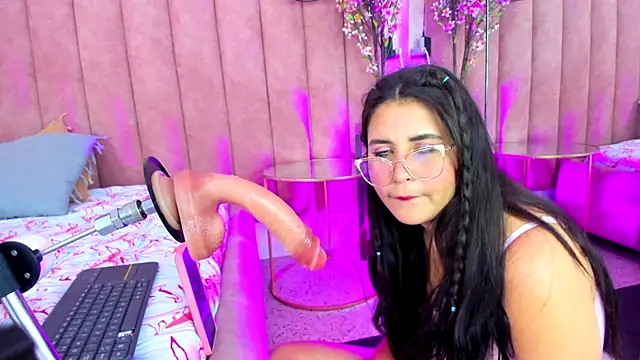 Snapshot of LizzyOlsen chatting on 10-26-25, 05:02 LizzyOlsen online show from 10-26-25, 05:02