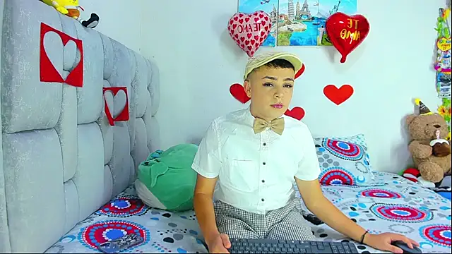 christopher Hot online show from 02-16-26, 07:21