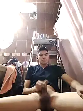 aispuro8505 online show from 09-19-25, 06:37