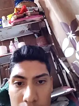 aispuro8505 online show from 10-19-25, 06:03