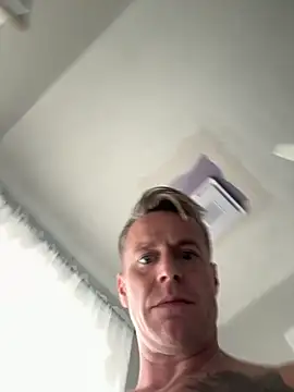 DILFiGuess11 online show from 09-17-25, 04:41