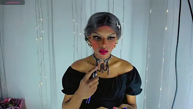 Snapshot of TheBlackwidows chatting on 09-10-25, 05:18 TheBlackwidows online show from 09-10-25, 05:18